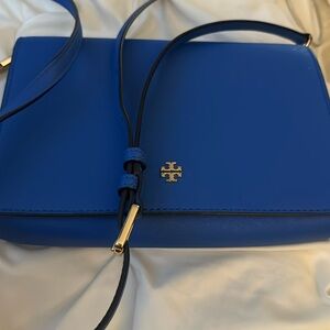 Tory Burch cross body purse! Excellent condition!